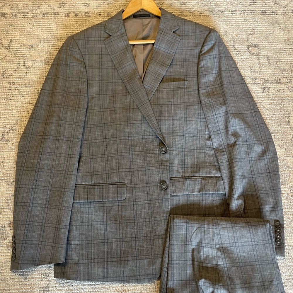 Calvin Klein 44 R Men's Gray Plaid Suit 32x32 pants